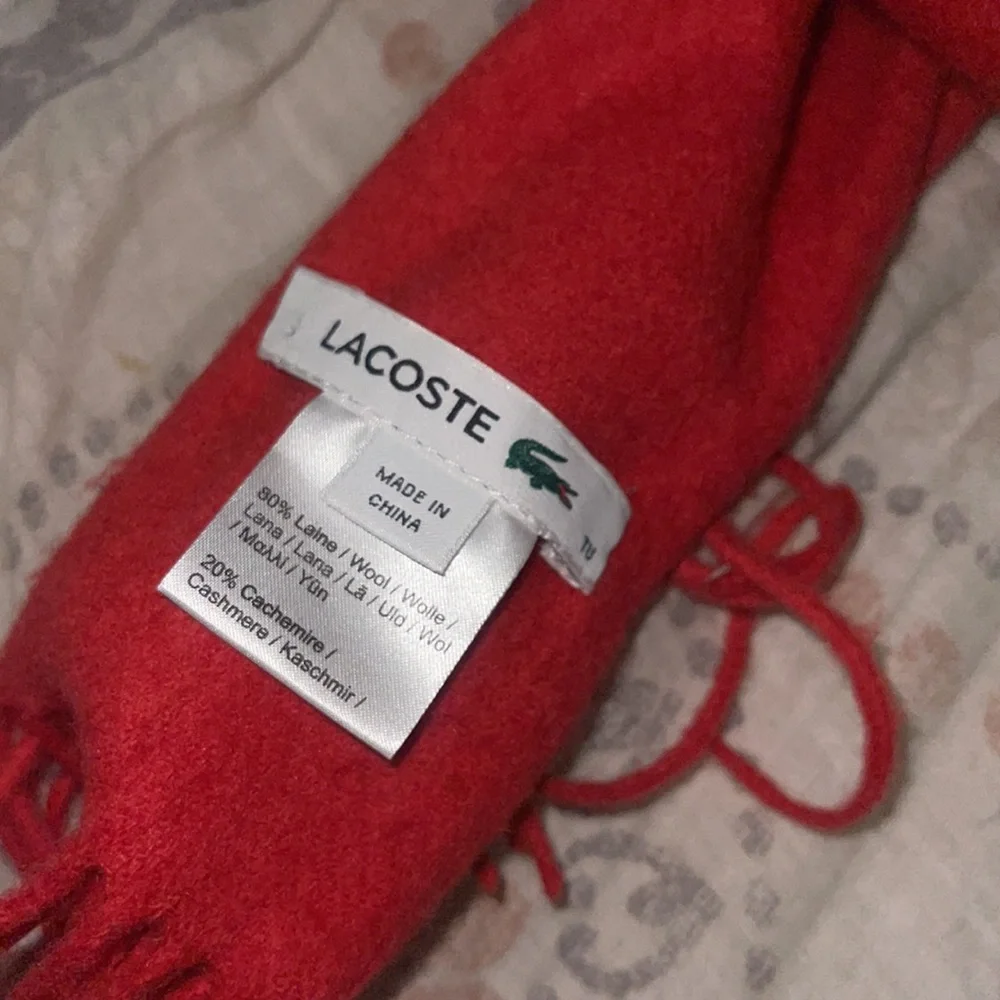 Lacoste unisex scarf.